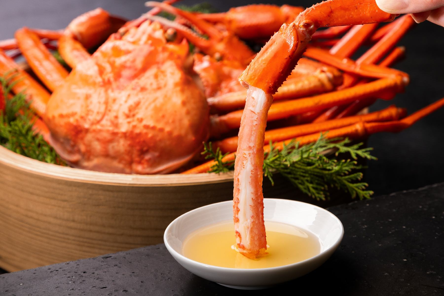【神戸】毎年満席「カニ食べ放題フェア」は予約必至！ メリケンパークで贅沢ブッフェ体験を