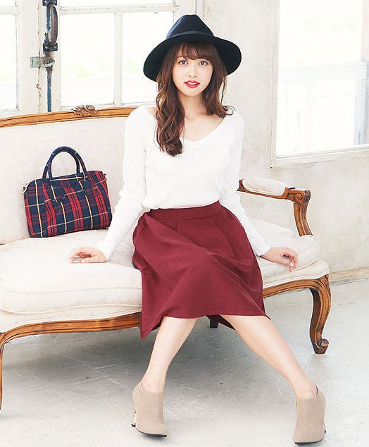 ピーチ起毛シンプルミディ丈フレアスカート「神戸レタス」1990円（税込）／画像提供：神戸レタス