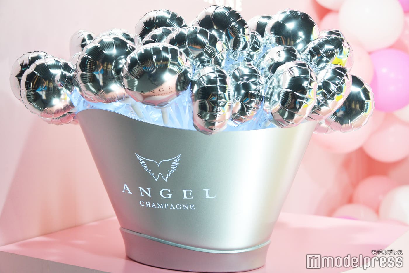 スティックバルーン(C)モデルプレス