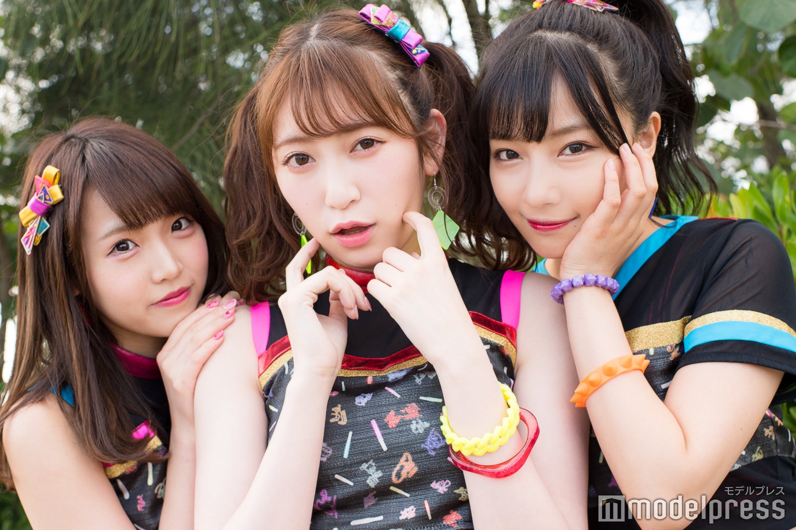 （左から）植村梓、吉田朱里、村瀬紗英（C）モデルプレス