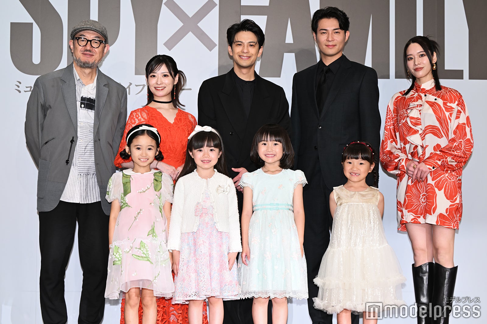 （後列左から）G2、唯月ふうか、森崎ウィン、平方元基、和希そら（前列左から）泉谷星奈、月野未羚、西山瑞桜、村方乃々佳（C）モデルプレス