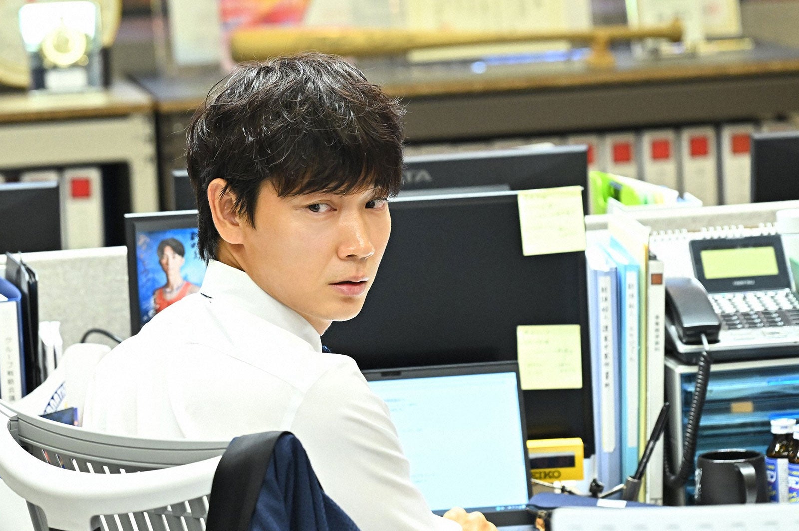 綾野剛／「オールドルーキー」第6話より（C）TBS