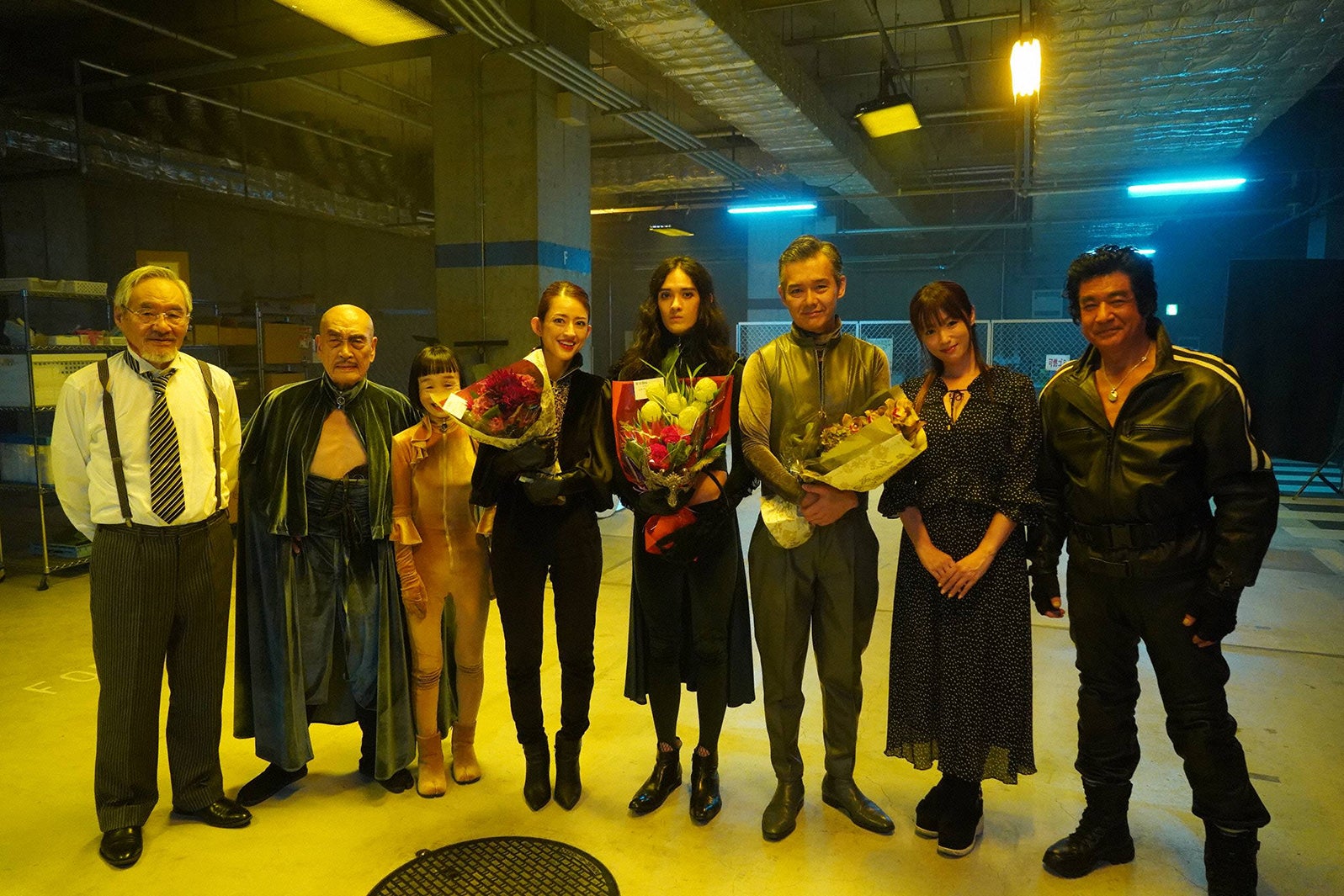 左から）浜田晃、麿赤兒、どんぐり、小沢真珠、栗原類、渡部篤郎、深田恭子、藤岡弘、（C）フジテレビ