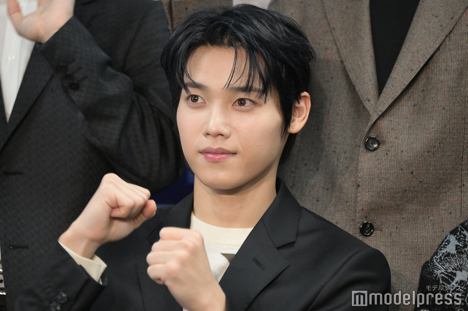 佐野雄大にリーダーの座を狙われた木村柾哉（C）モデルプレス