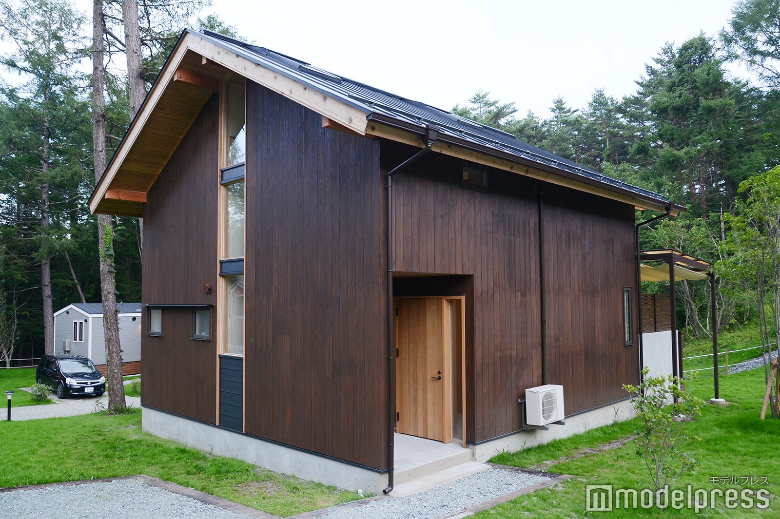 スタンダードコテージ・プライベートグリル（C）モデルプレス