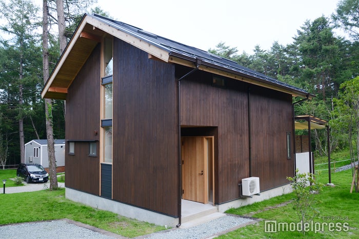 スタンダードコテージ・プライベートグリル（C）モデルプレス