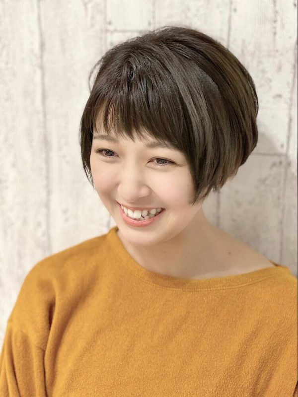 大人女子におすすめの黒髪ショート インナーカラー さりげないおしゃれにチャレンジ モデルプレス