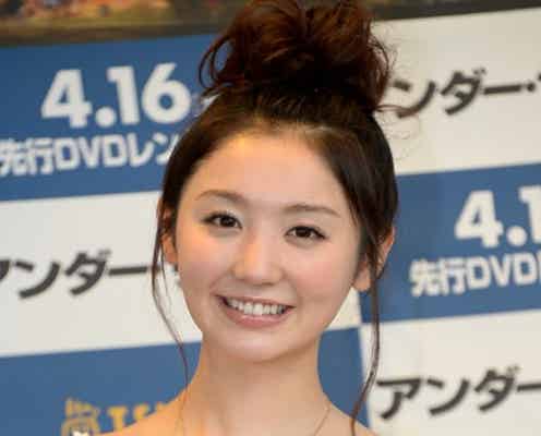 おのののか、胸元ざっくり衣装で美バスト強調 芸能界を生き残る方法を明かす