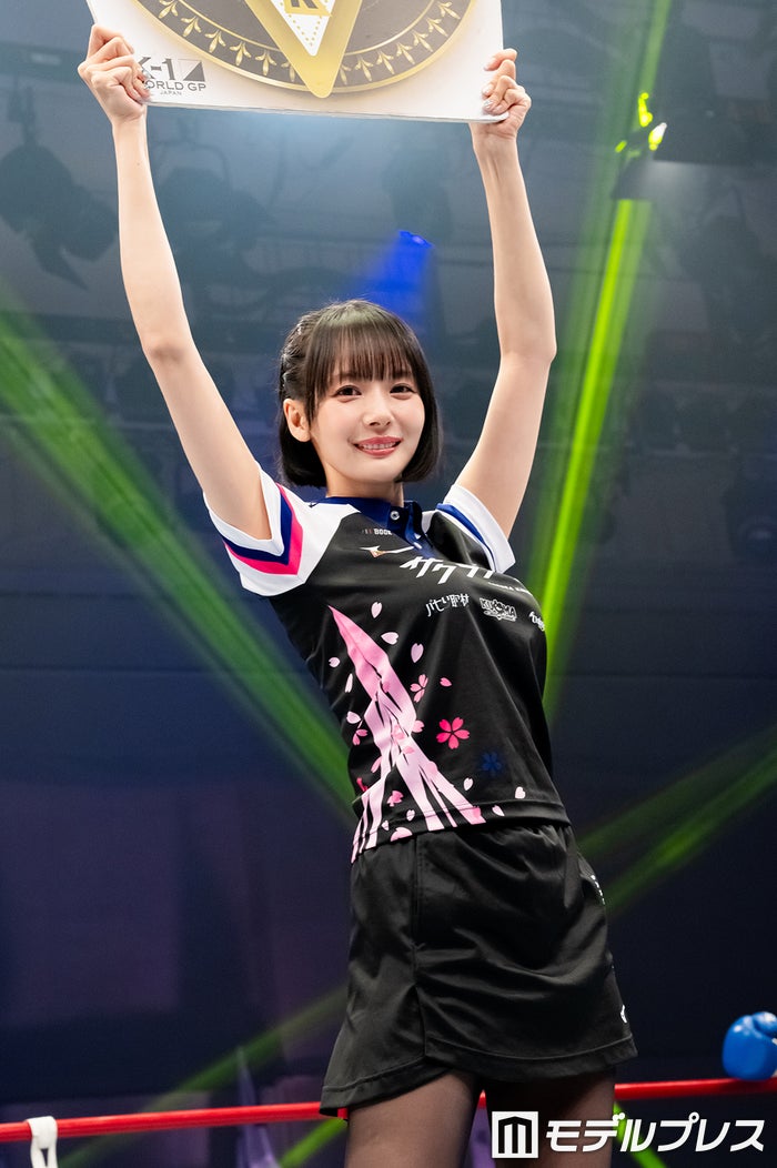岡田紗佳、ラウンドガール登場で観客魅了 出来栄えは「8000点ぐらい」