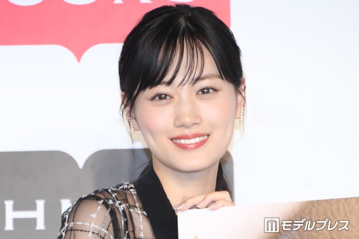 乃木坂46山下美月が“運命感じた”相棒とは「すごい透き通った瞳をしてて…」＜ヒロイン＞