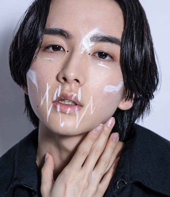 板垣李光人/撮影:ARISAK、ヘアメイク:奥平正芳(提供写真)