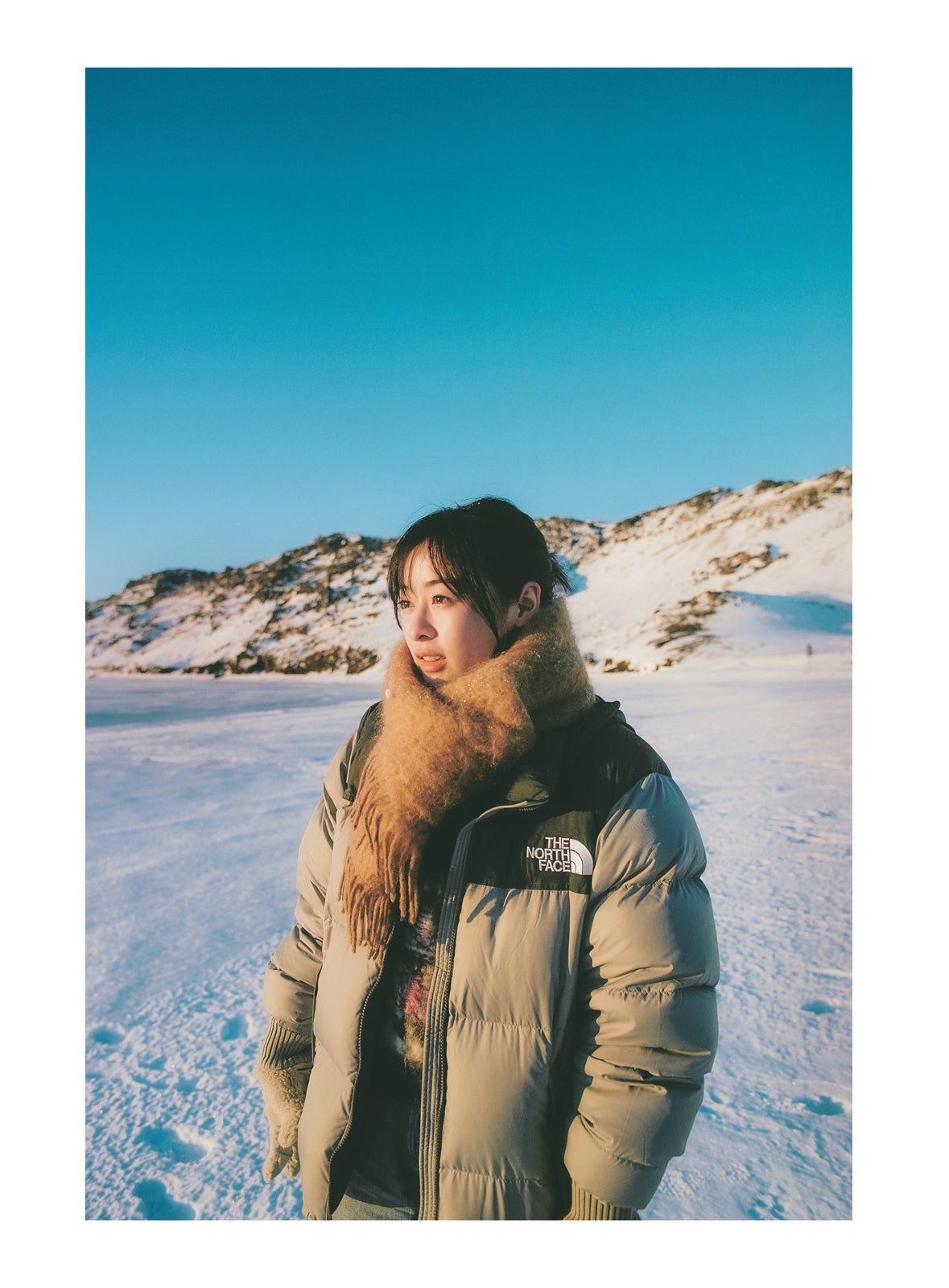 森七菜、アイスランドでナチュラルな美しさ輝く 最新写真集「WANDERLUST」表紙解禁