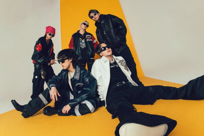 “BMSG POSSE”「ビバラ」SKY-HIステージにサプライズ登場 第1弾シングル「Girlfriend」初披露に会場沸く【VIVA LA ROCK 2024】
