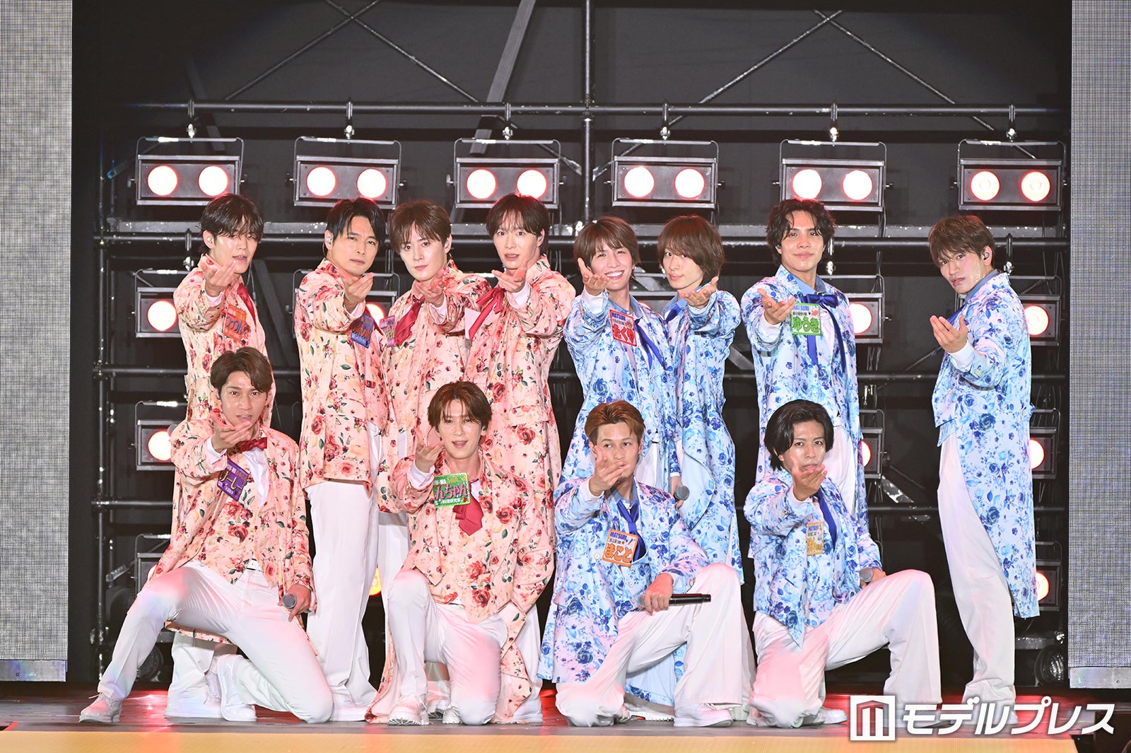 “秋元康プロデュース”SHOW-WA＆MATSURI「ヘビロテ」スタンドマイク使い本気カバー「平均年齢36歳、最年長42歳の昭和歌謡グループになっています」【関コレ2026S/S】