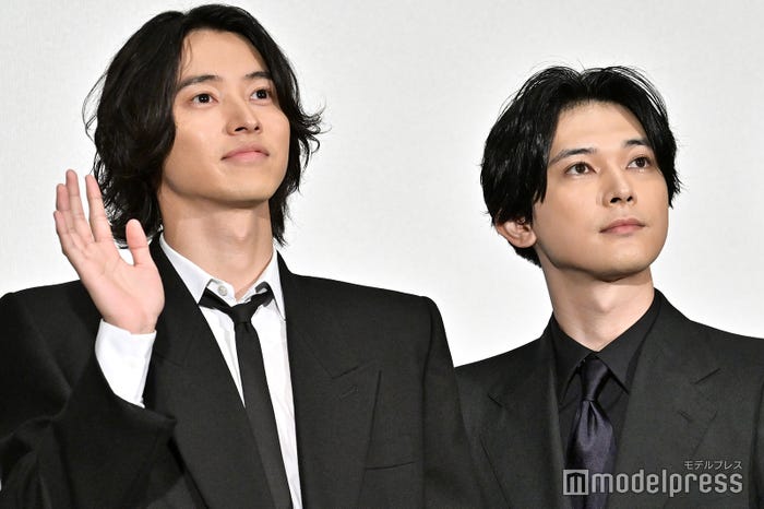 山崎賢人、吉沢亮(C)モデルプレス