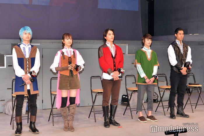 (左から)綱啓永、尾碕真花、一ノ瀬颯、小原唯和、岸田タツヤ(C)モデルプレス