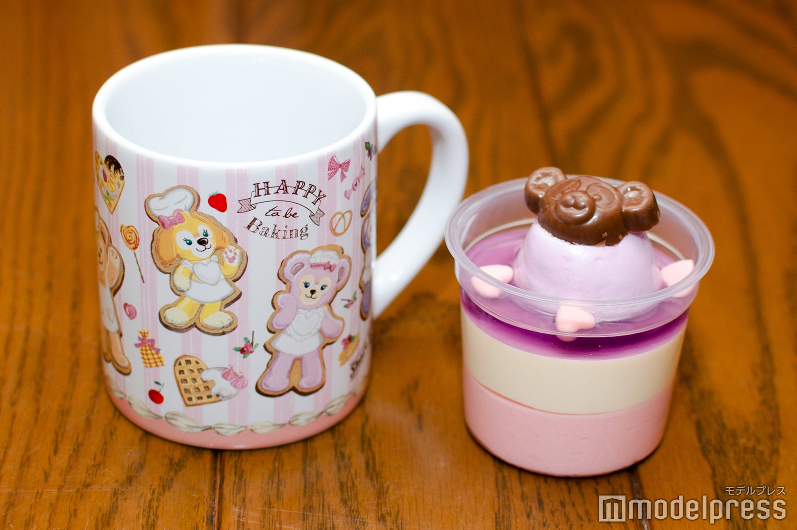 バニラ＆ピーチムース、スーベニアカップ付き（900円）