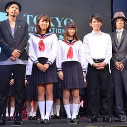 （左から）ウエダアツシ監督、久松郁実、山本舞香、広田亮平、halyosy氏