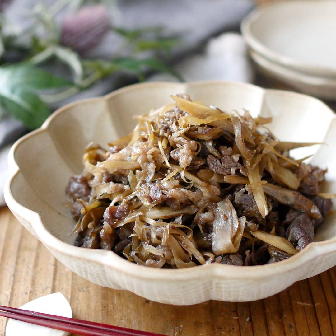 定番副菜。牛肉とごぼうのしぐれ煮