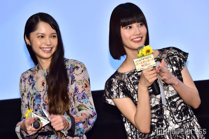 宮崎あおい、橋本愛 (C)モデルプレス