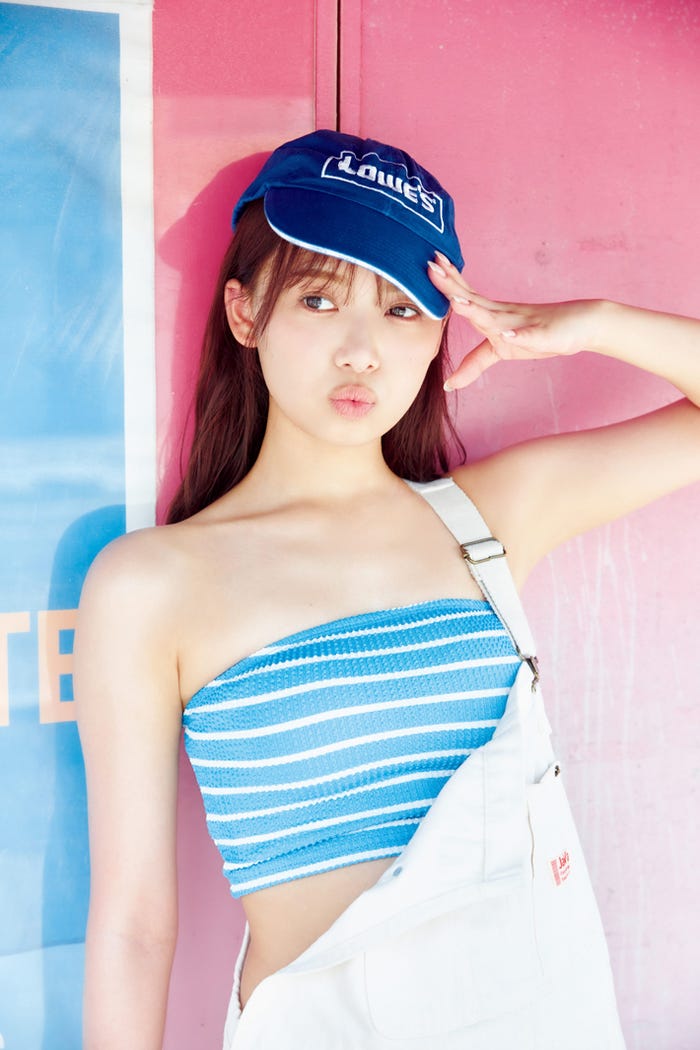 日向坂46 濱岸ひより1st写真集「もしも」@Loppi・HMV限定版裏表紙:撮影/三宮幹史(TRIVAL)