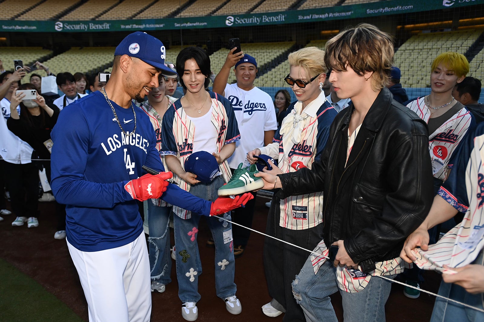 JO1（C）LAPONE ENTERTAINMENT