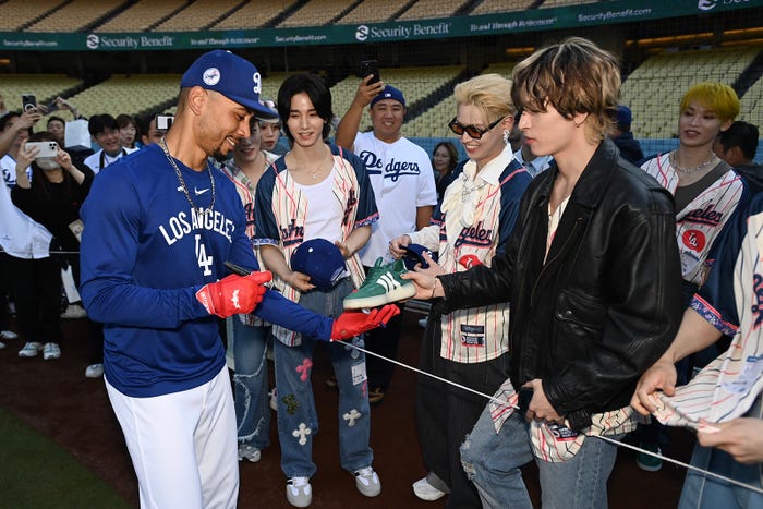 JO1(C)LAPONE ENTERTAINMENT