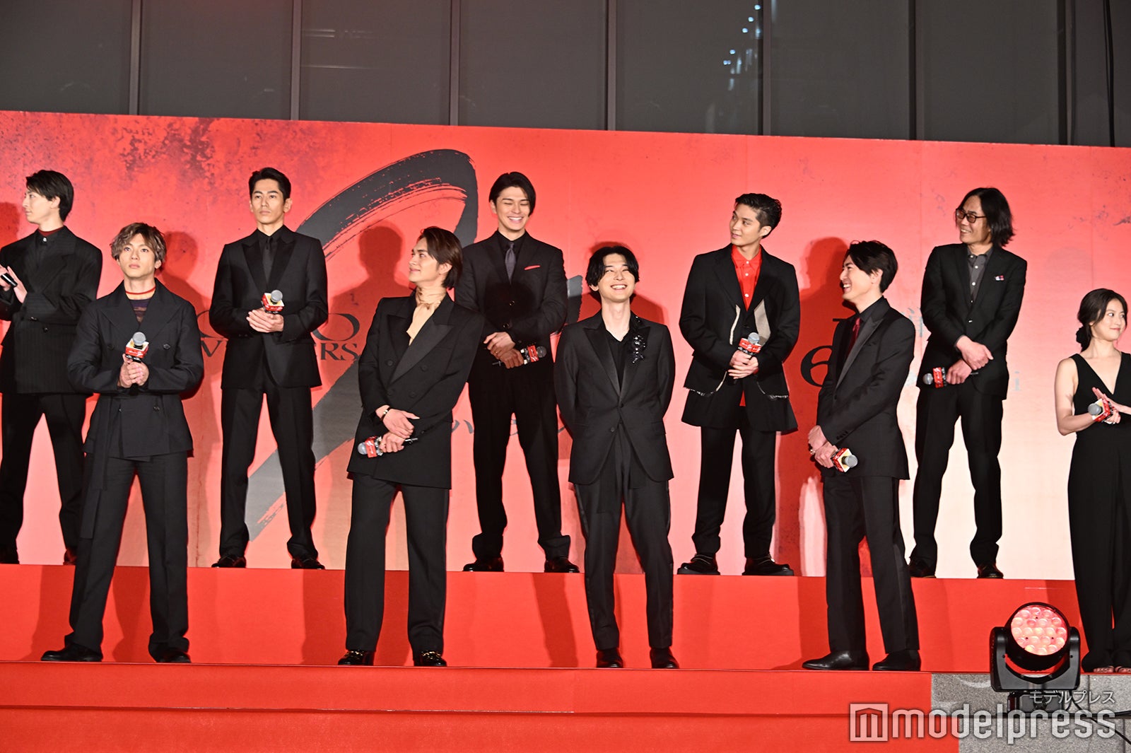 （後列）清水尋也、高杉真宙、永山絢斗、眞栄田郷敦、磯村勇斗、英勉監督（前列）杉野遥亮、山田裕貴、北村匠海、吉沢亮、間宮祥太朗、今田美桜（C）モデルプレス（C）モデルプレス