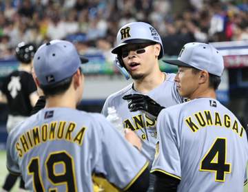 阪神・佐藤輝 さすが4番！強烈2点打で三回一時逆転「いやもう、最高」今季4度目の同一カード3連勝導いた