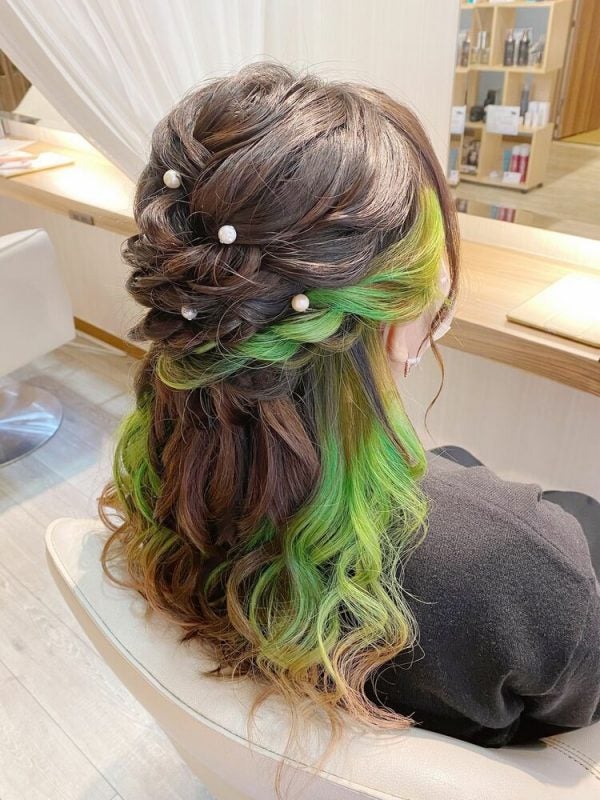 インナーカラー ハーフアップのアレンジ特集 大人女性も挑戦しやすい髪色まとめ モデルプレス