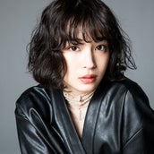 広瀬すず 普段と違うクールな表情で魅了 韓国カルチャー特集にgfriendら登場 モデルプレス 広瀬すず 普段と違うクールな表情で魅了 韓国カルチャー特集にgfriendら登場 モデルプレス