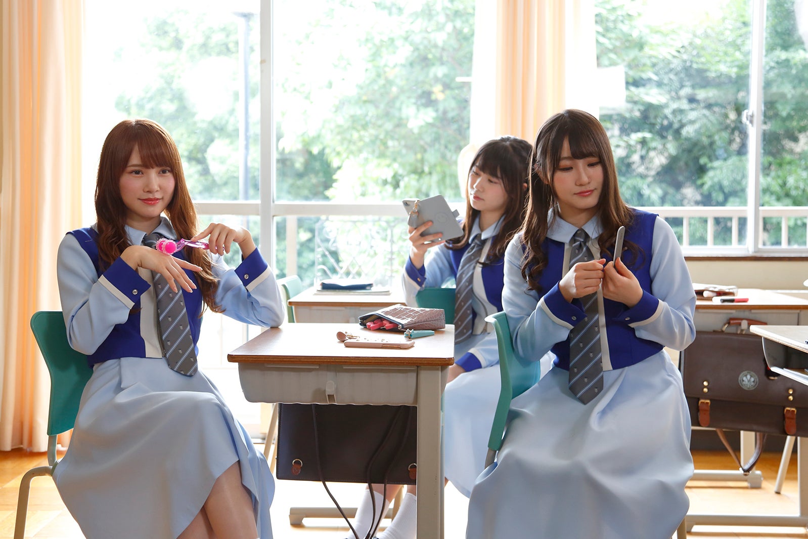 加藤史帆、丹生明里、潮紗理菜／「DASADA」第5話より（C）「DASADA」製作委員会 