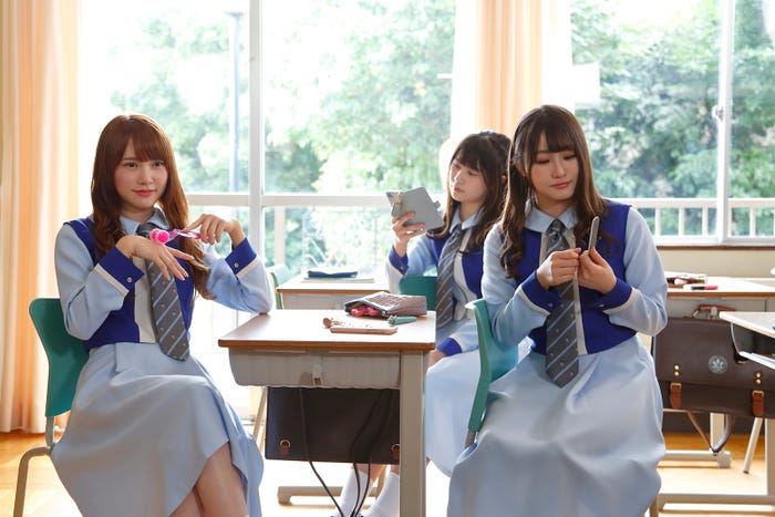 加藤史帆、丹生明里、潮紗理菜/「DASADA」第5話より(C)「DASADA」製作委員会