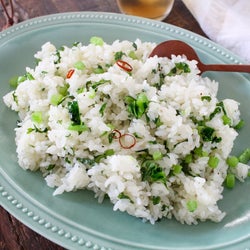 旬の食材を余さず食べ切る!「大根葉のめちゃ旨チャーハン」の作り方