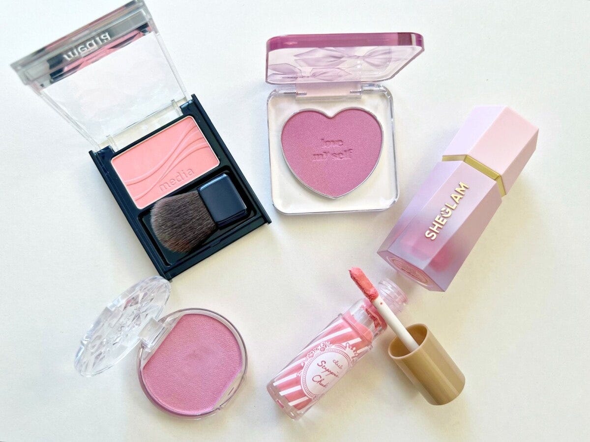 透明感をアップするピンク系チーク