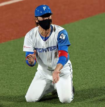 日本ハム 新庄監督がまさかの激白「ガチでコケた」ホームヘッスラは“事故”だった「セーフってしようと思ったらコケた」報道陣爆笑 真相も語る「選手より目立つなと言われるけど関係あるか！」
