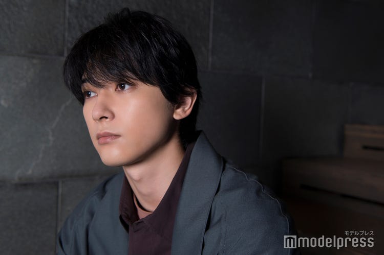 吉沢亮 深夜のコンビニバイトが 僕には合ってそう 12役披露のカレンダーの コアな楽しみ方 を提案 モデルプレス 吉沢亮 深夜のコンビニバイトが 僕には合ってそう 12役披露のカレンダーの コアな楽しみ方 を提案 モデルプレス