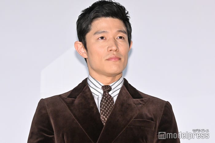 鈴木亮平(C)モデルプレス