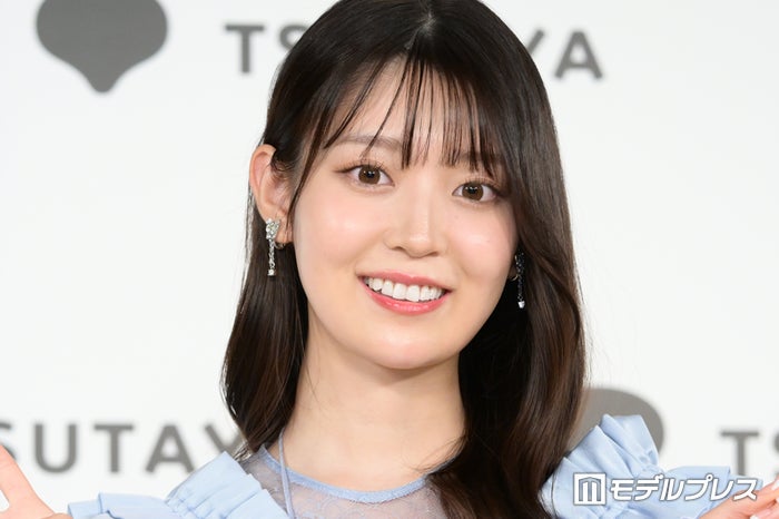 元乃木坂46メンバー、ベアトップドレスから美肩輝く「華奢」「お人形さんみたいで綺麗」の声