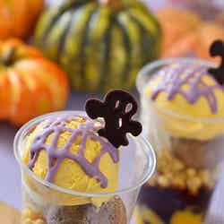 ハロウィーンサンデー1個￥500／店舗：アイスクリームコーン（東京ディズニーランド）（C）Disney