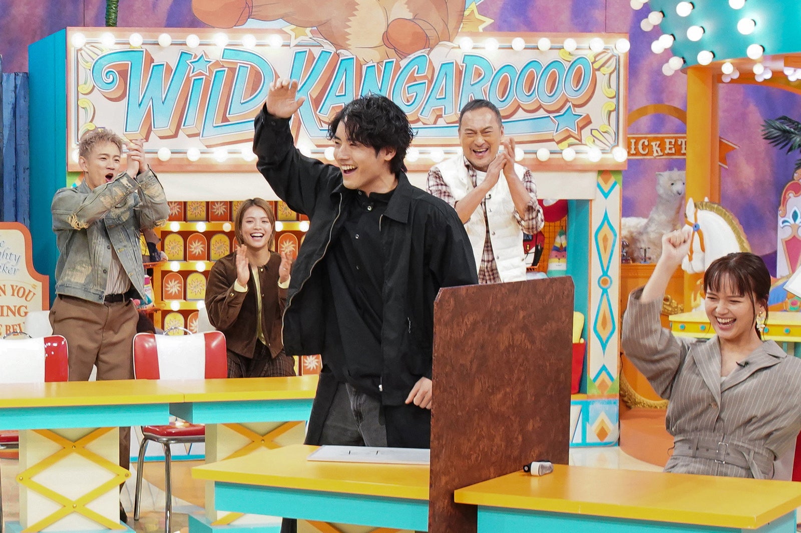 赤楚衛二、多部未華子ら（C）日本テレビ