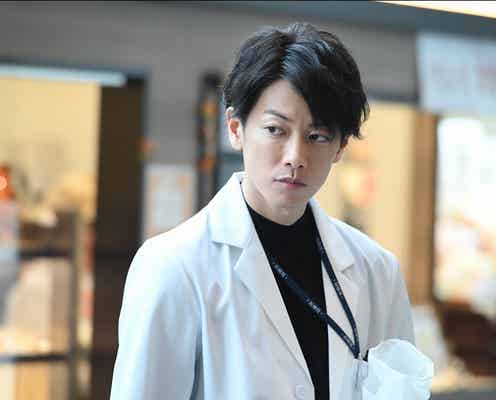 佐藤健、ドSドクターぶりに胸キュンする視聴者続出「ハマリそう」「イケメンすぎる」<恋はつづくよどこまでも>