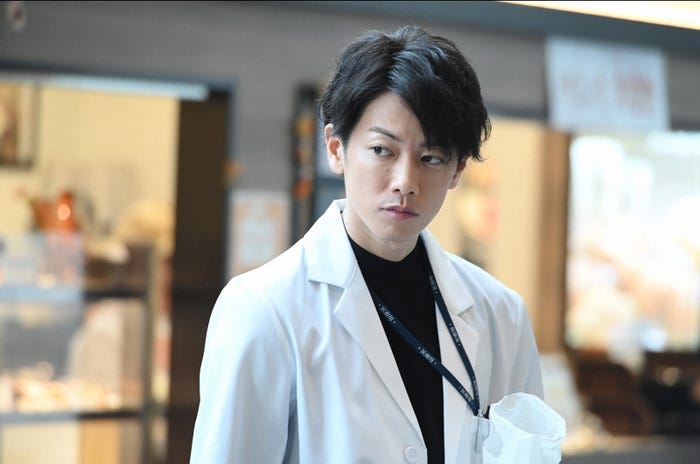 佐藤健/「恋はつづくよどこまでも」第1話より(C)TBS