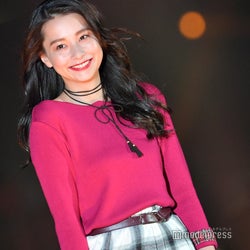 「世界で最も美しい顔100人」ノミネートのNiki(丹羽仁希)、ピンクニットのモテコーデにドキッ<TGC北九州2018>