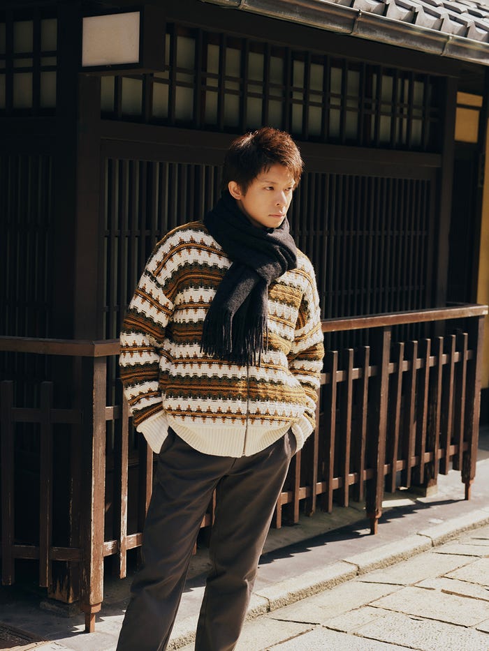 岸優太「BANANA REPUBLIC HOLIDAY 2025」(提供写真)