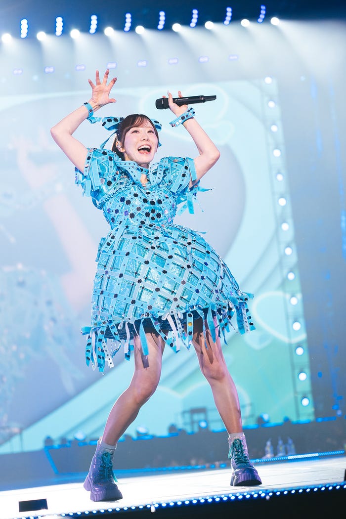 真中まな/撮影:ヨシモリユウナ、森好弘、高田梓、ハタサトシ、後藤壮太郎、藤井拓(提供写真)