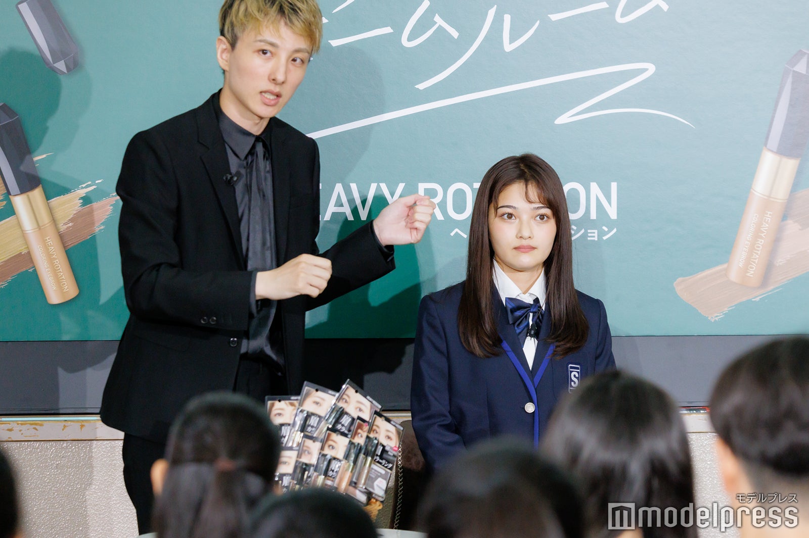 石川ユウキ氏、井上咲楽（C）モデルプレス