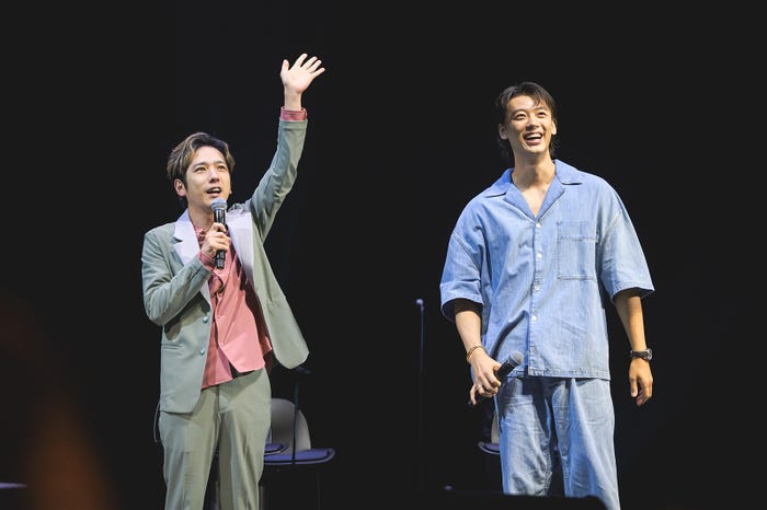 二宮和也、竹内涼真(C)TBS