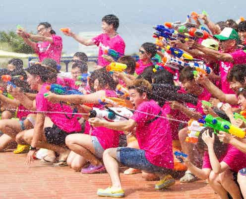 水風船10万個飛び交う「ウォーターラン2017」シーパラで初開催 真夏の横浜に雪が降る新演出も