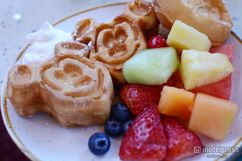 ミッキーワッフルも人気